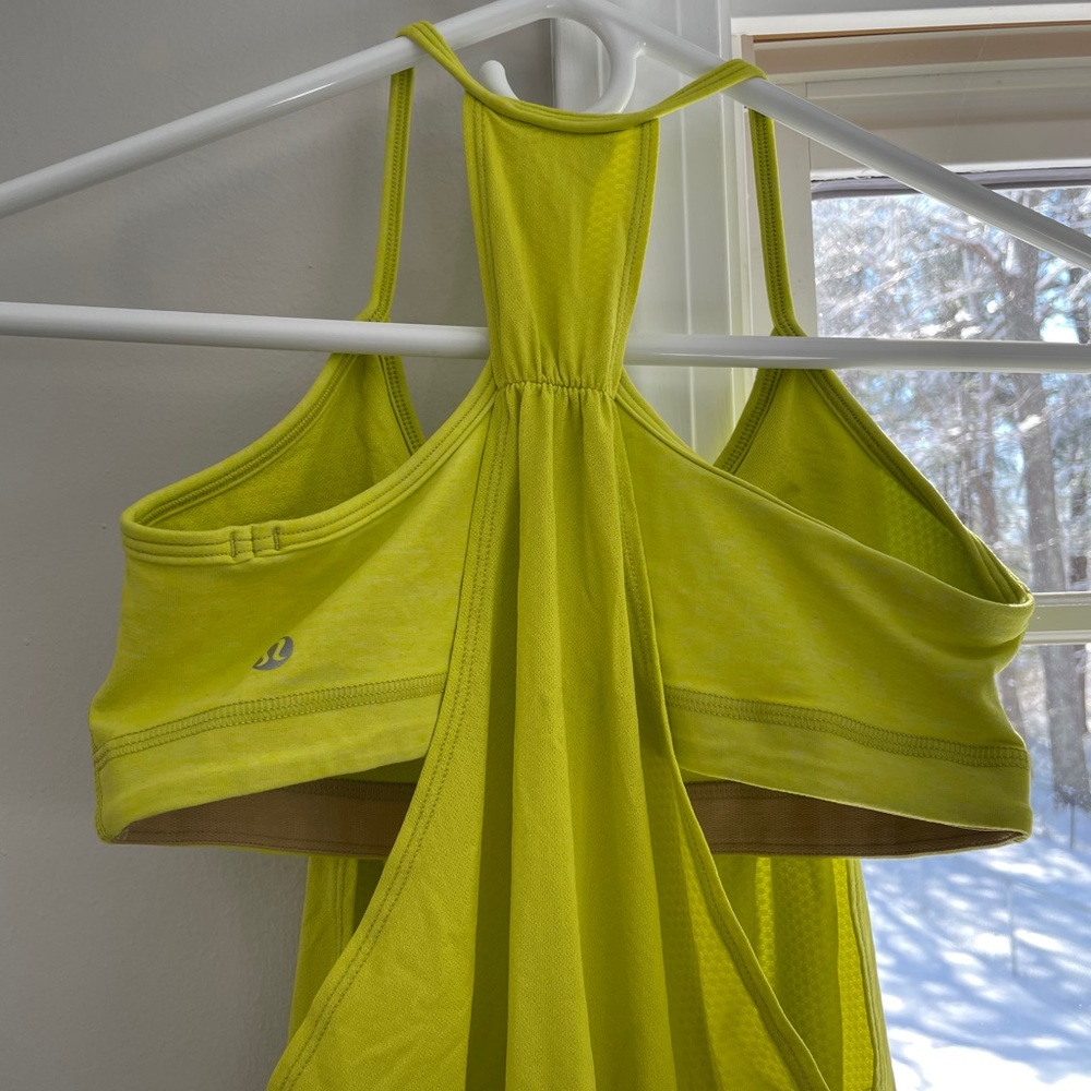 Lululemon Women’s tank with Built-in Bra